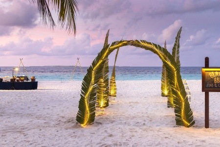 Maldivy  Adaaran Select Meedhupparu 8 dňový pobyt All Inclusive Letecky Letisko: Praha September 2026 (22/09/26-29/09/26)