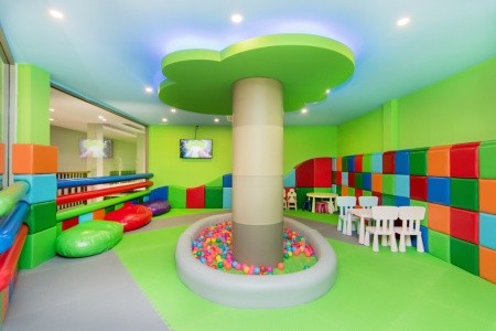 The Crest Resort & Pool Villas Phuket - 12