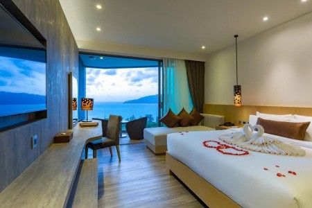 The Crest Resort & Pool Villas Phuket - 28