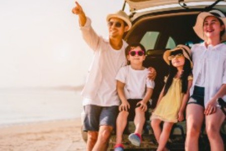 Adriai családi nyaralás autóval: népszerű közeli tengerpartok kirándulástippekkel