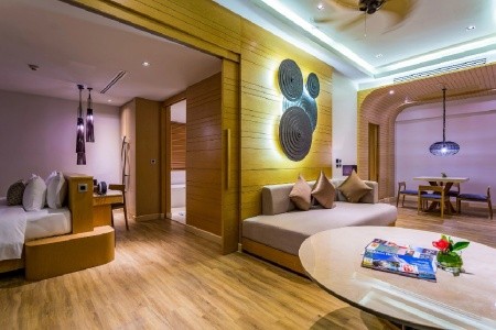 Thajsko Phuket The Crest Resort & Pool Villas Phuket 14 dňový pobyt Polpenzia Letecky Letisko: Praha September 2026 (30/09/26-13/10/26)