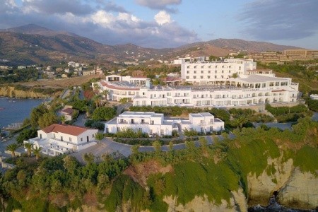 Peninsula Resort & Spa - 11