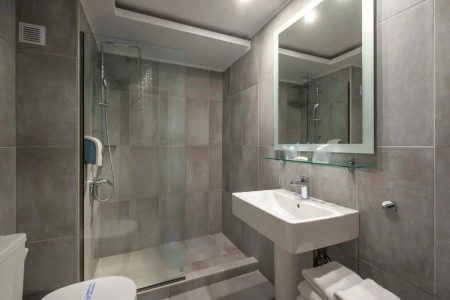 Peninsula Resort & Spa - 36