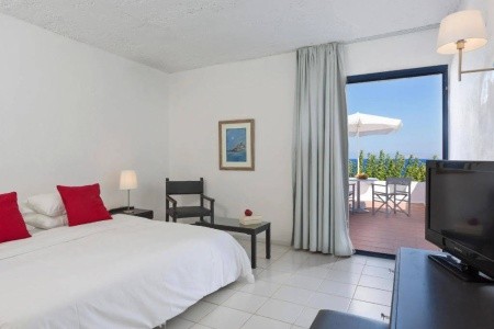 Peninsula Resort & Spa - 38