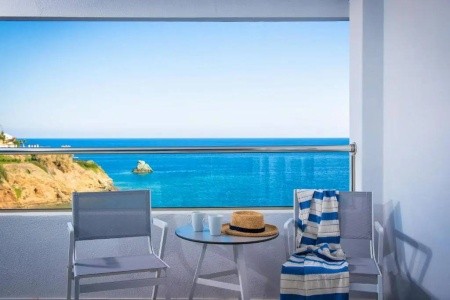 Peninsula Resort & Spa - 44