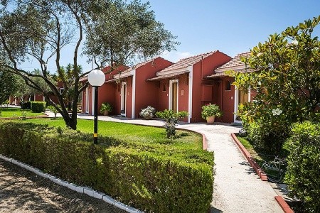 Villehardouin Farm Estate