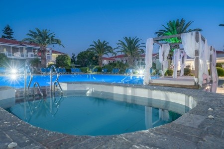 Golden Sun Hotel - 11