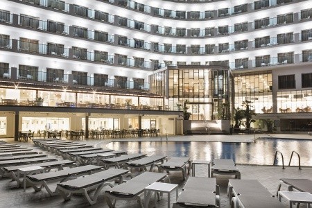 Španielsko Costa Dorada Best Negresco 15 dňový pobyt Polpenzia Letecky Letisko: Praha September 2026 ( 2/09/26-16/09/26)