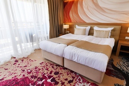 Europe & Casino - 24