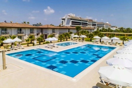 Crystal Boutique Beach Resort & Spa - 8