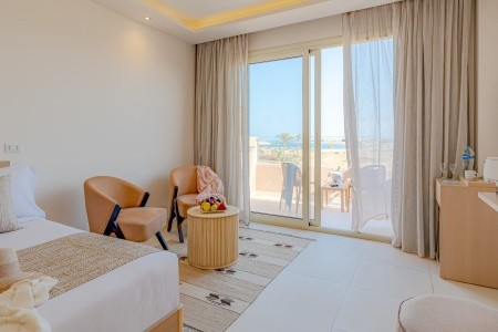 The Three Corners Equinox Beach Resort - 57