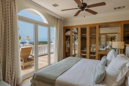 Kanárske ostrovy Tenerife Bahía Del Duque Las Villas 10 dňový pobyt Polpenzia Letecky Letisko: Budapešť September 2026 (17/09/26-26/09/26)