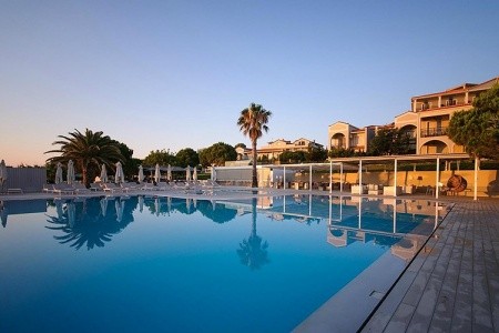 The Bay Hotel & Suites - 28