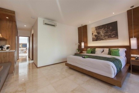 Legian Beach Hotel - 10