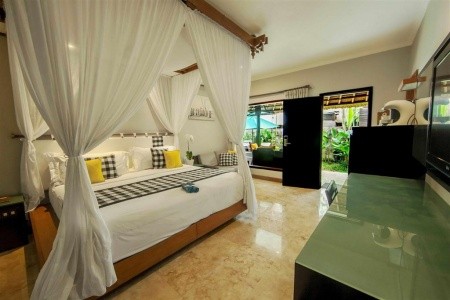 Legian Beach Hotel - 12