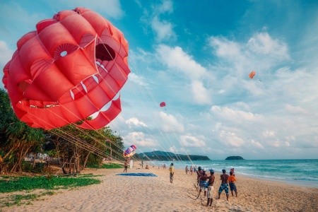 Thajsko Phuket Paradox Resort Phuket (Ex: Mövenpick Resort & Spa Karon Beach Phuket) 13 dňový pobyt Raňajky Letecky Letisko: Viedeň November 2026 (28/11/26-10/12/26)