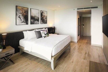 Thajsko Phuket Paradox Resort Phuket (Ex: Mövenpick Resort & Spa Karon Beach Phuket) 13 dňový pobyt Raňajky Letecky Letisko: Viedeň November 2026 (28/11/26-10/12/26)