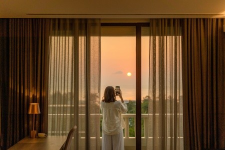 Thajsko Phuket Paradox Resort Phuket (Ex: Mövenpick Resort & Spa Karon Beach Phuket) 13 dňový pobyt Raňajky Letecky Letisko: Viedeň November 2026 (28/11/26-10/12/26)