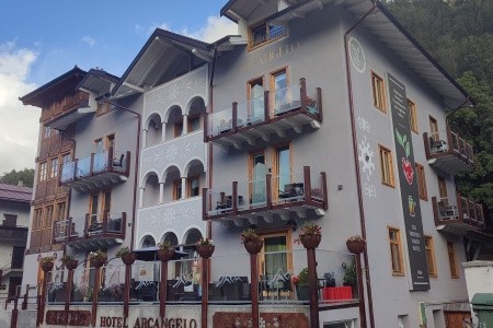 Albergo Arcangelo (Pellizzano)