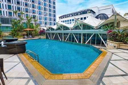 Peninsula Excelsior Hotel