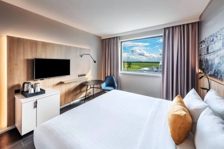 Courtyard By Marriott Prague Airport - 8