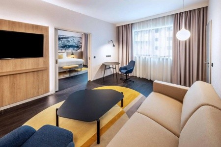 Courtyard By Marriott Prague Airport - 10
