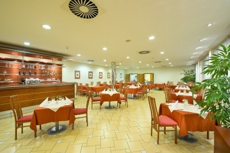Ramada Airport Prague