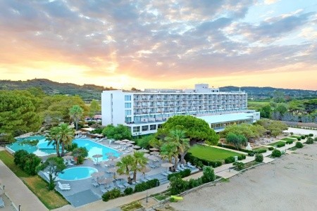 Ninos Grand Beach Resort - 2