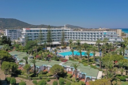 Blue Horizon Beach Resort - 4