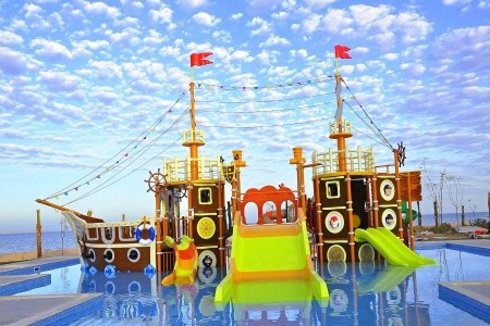 Titanic Royal Resort - 9