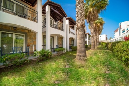 Tiana Beach Resort - 3