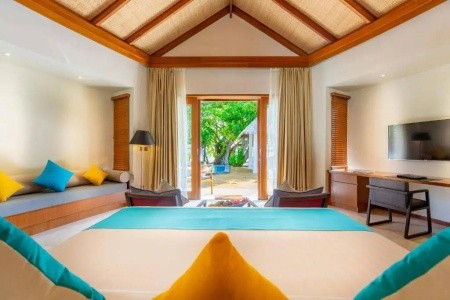 Maldivy  Furaveri Island Resort & Spa (Raa Atoll) 10 dňový pobyt Plná penzia Letecky Letisko: Praha May 2026 ( 8/05/26-17/05/26)