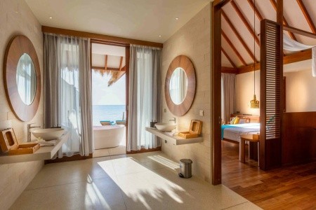 Maldivy  Furaveri Island Resort & Spa (Raa Atoll) 10 dňový pobyt Plná penzia Letecky Letisko: Praha May 2026 ( 8/05/26-17/05/26)