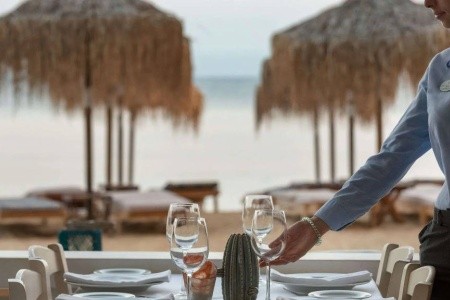 Grécko Skiathos Skiathos Princess 15 dňový pobyt Polpenzia Letecky Letisko: Viedeň August 2026 ( 1/08/26-15/08/26)