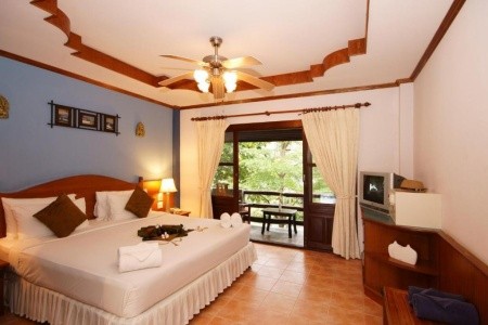 Salad Beach Resort