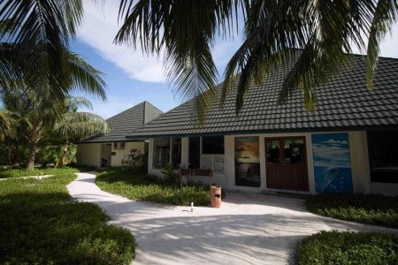 Maldivy  Canareef Resort Maldives (Herathera) 10 dňový pobyt Raňajky Letecky Letisko: Praha May 2026 (24/05/26- 2/06/26)