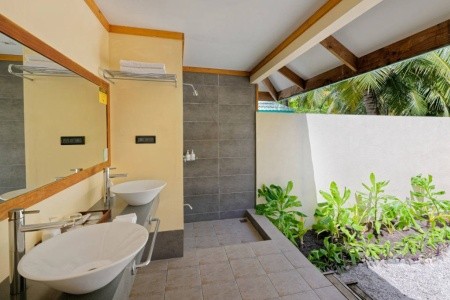 Maldivy  Canareef Resort Maldives (Herathera) 10 dňový pobyt Raňajky Letecky Letisko: Praha May 2026 (24/05/26- 2/06/26)