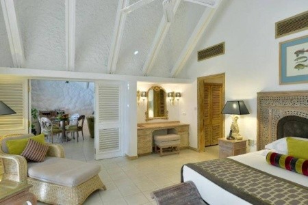 Maurícius Flic en Flac La Pirogue Resort & Spa 15 dňový pobyt Polpenzia Letecky Letisko: Praha December 2026 (24/12/26- 7/01/27)