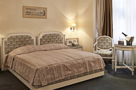 Ambassador - Zlatá Husa - 9