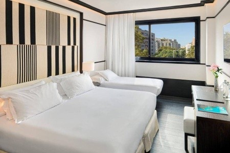 H10 Marina Barcelona - 11