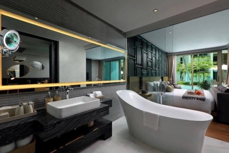 Thajsko Phuket Wyndham Grand Nai Harn Beach Phuket 12 dňový pobyt Plná penzia Letecky Letisko: Praha June 2026 (28/06/26- 9/07/26)