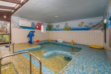 Maďarsko Západné Zadunajsko Piroska 7 dňový pobyt Polpenzia Vlastná May 2026 (26/05/26- 1/06/26)