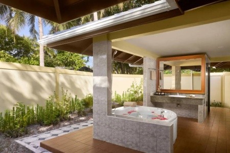 Maldivy  Royal Island Resort 12 dňový pobyt Plná penzia Letecky Letisko: Praha November 2026 (13/11/26-24/11/26)