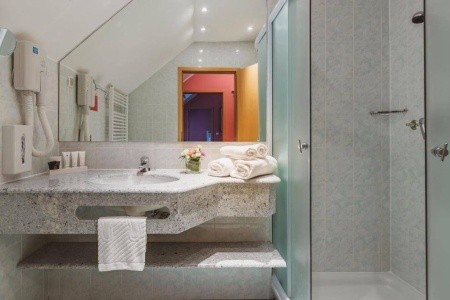 Ramada Hotel & Suites By Wyndham Kranjska Gora - 11