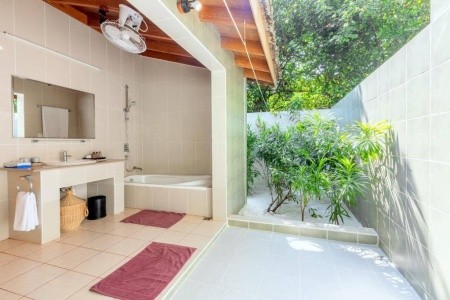 Maldivy  Reethi Beach 13 dňový pobyt Polpenzia Letecky Letisko: Praha May 2026 ( 9/05/26-21/05/26)