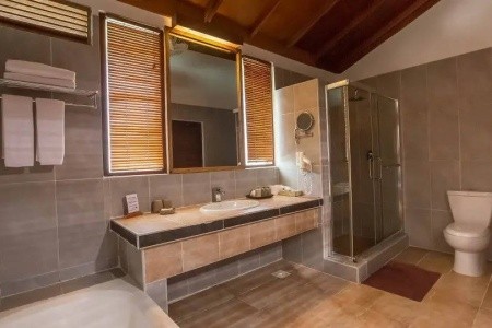 Maldivy  Reethi Beach 13 dňový pobyt Polpenzia Letecky Letisko: Praha May 2026 ( 9/05/26-21/05/26)