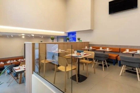 Ibis Budget Valencia Centro Puerto - 4