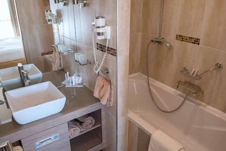 Maďarsko Balaton - južné pobrežie Azur Premium 8 dňový pobyt Raňajky Vlastná June 2026 (20/06/26-27/06/26)