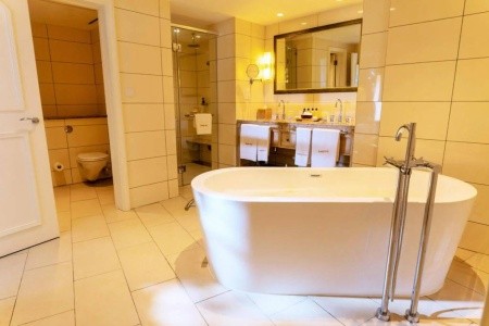 Maurícius Grand Baie Maritim Resort & Spa Mauritius 11 dňový pobyt Polpenzia Letecky Letisko: Praha October 2026 (28/10/26- 7/11/26)