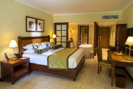 Maurícius Grand Baie Maritim Resort & Spa Mauritius 11 dňový pobyt Polpenzia Letecky Letisko: Praha October 2026 (28/10/26- 7/11/26)